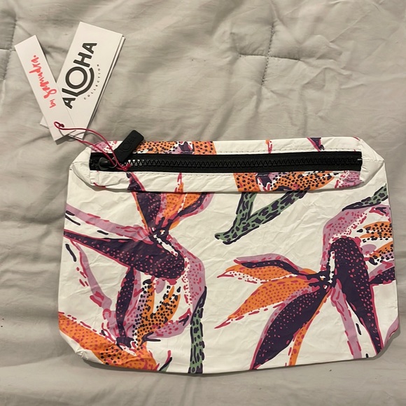 Aloha Collection Paradise on Repeat Small Pouch - Picture 1 of 3